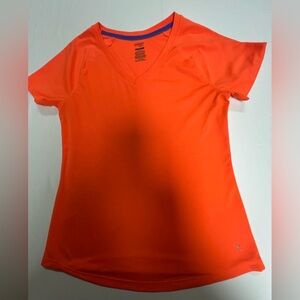 DANSKIN NOW WOMEN’S BRIGHT ORANGE  TECH STRETCH SHORT SLEEVE V NECK T-SHIRT
MED